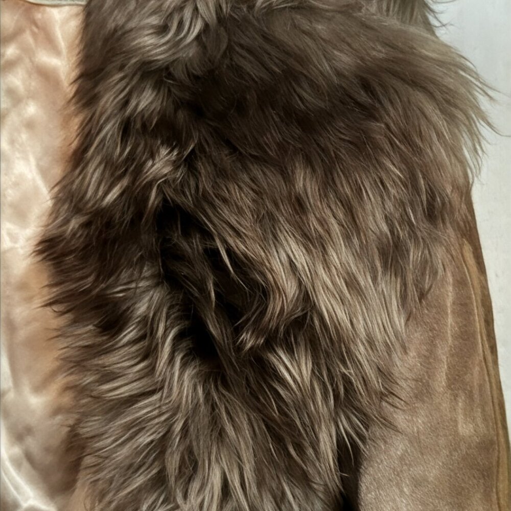Vintage Long Brown Leather & Suede Coat w/ Lamb Fur Trim – Suede Belt - Picture 3 of 8